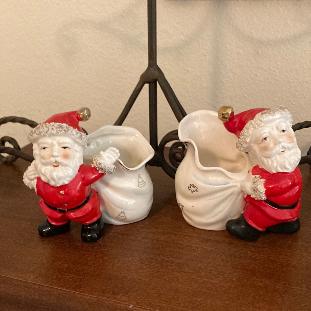 Vintage spaghetti Santa’s.   Japan